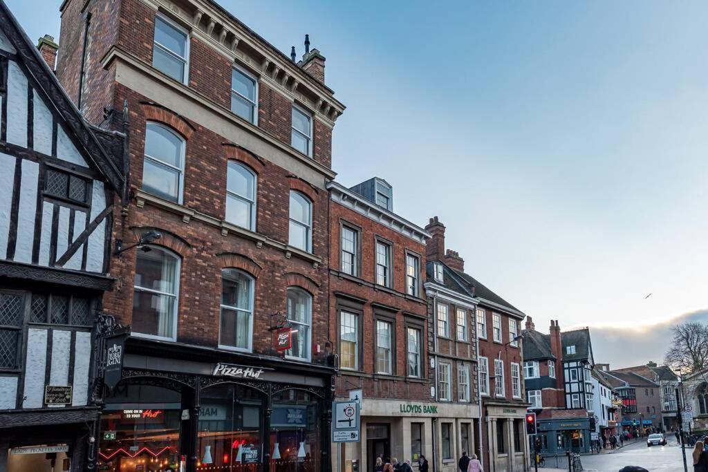 Luxury Apartment Rowntree House Across From The Shambles York Exterior photo