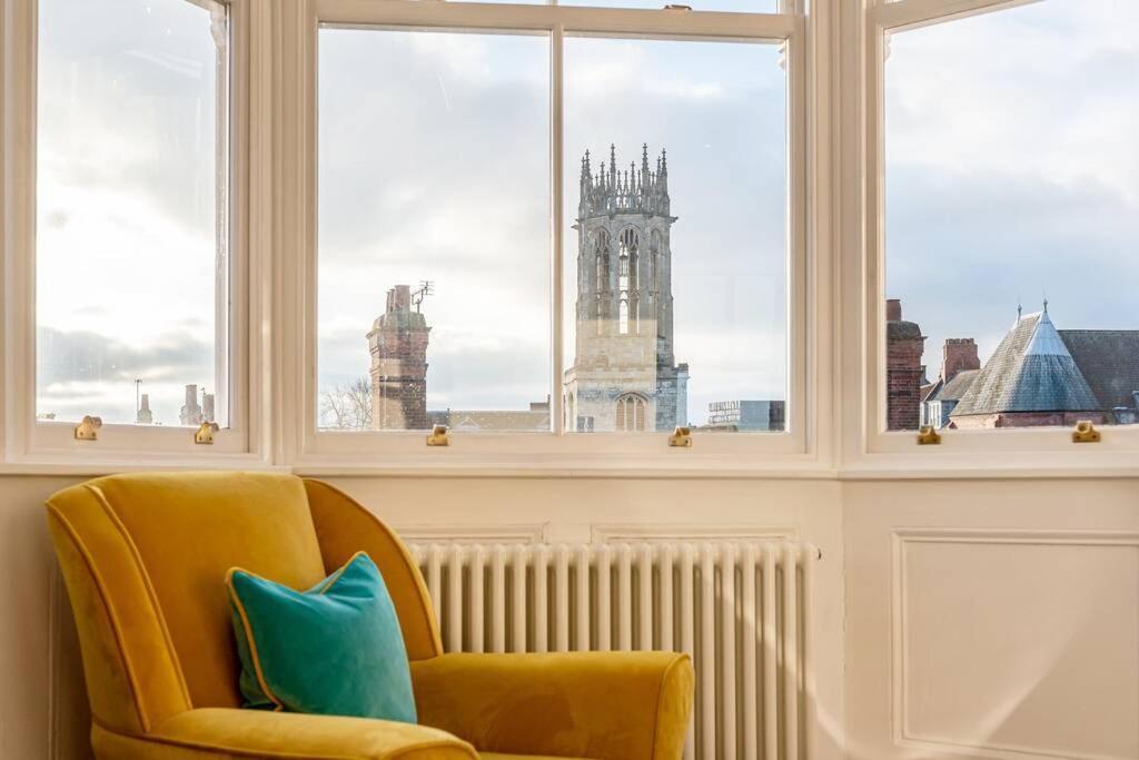 Luxury Apartment Rowntree House Across From The Shambles York Exterior photo